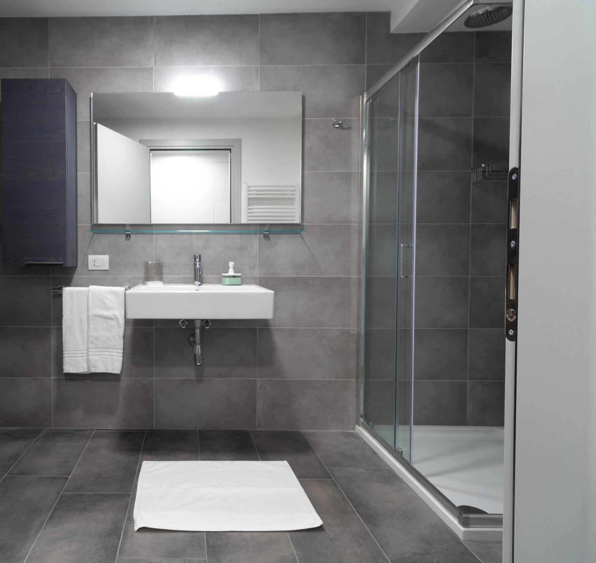 Papavero Apartment - Affitti Brevi Italia Lecco Buitenkant foto